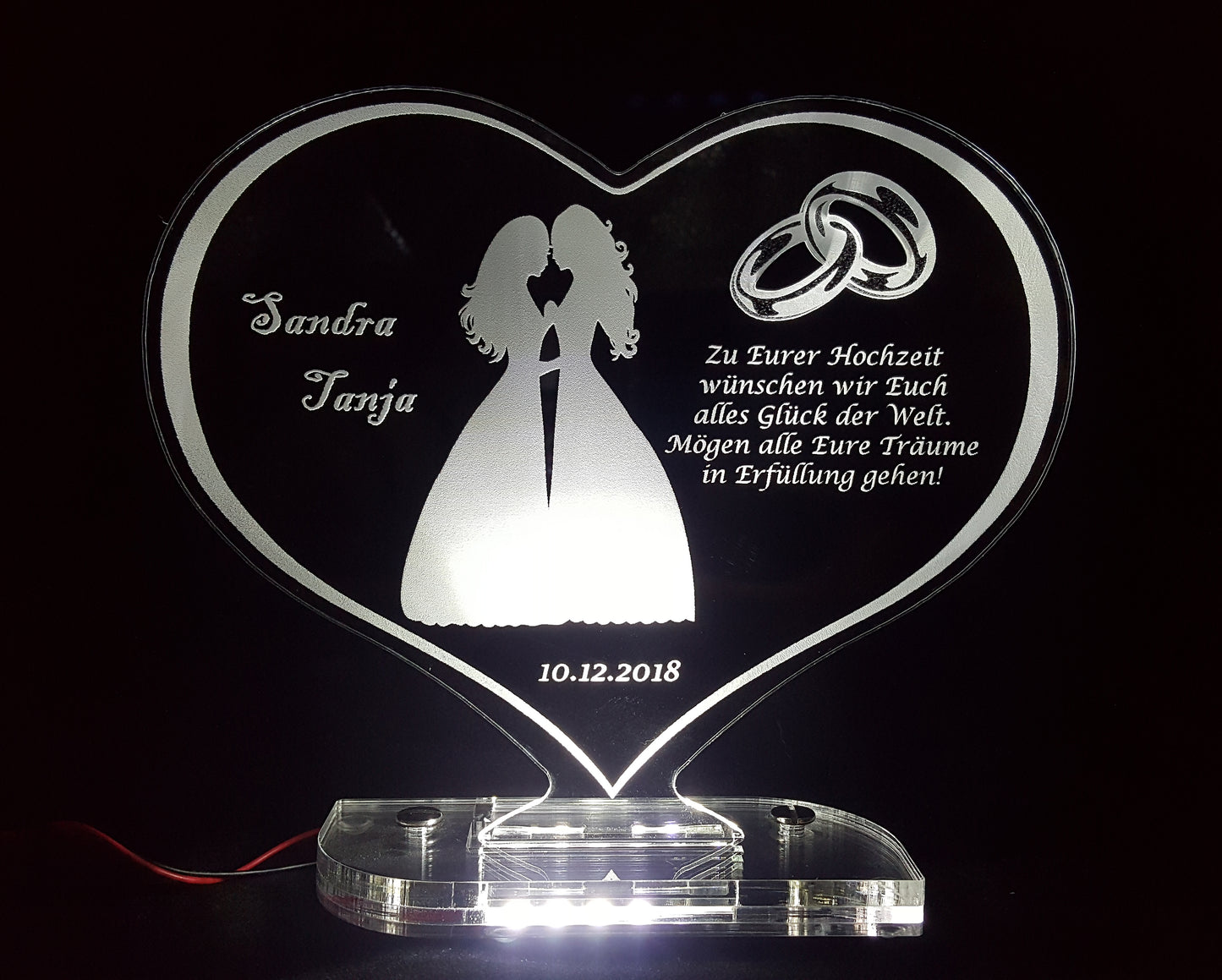 Zur Hochzeit, Gastgeschenk, Hochzeitstorten Deko Motiv "Brautpaar mit Ringe" Frau/Frau