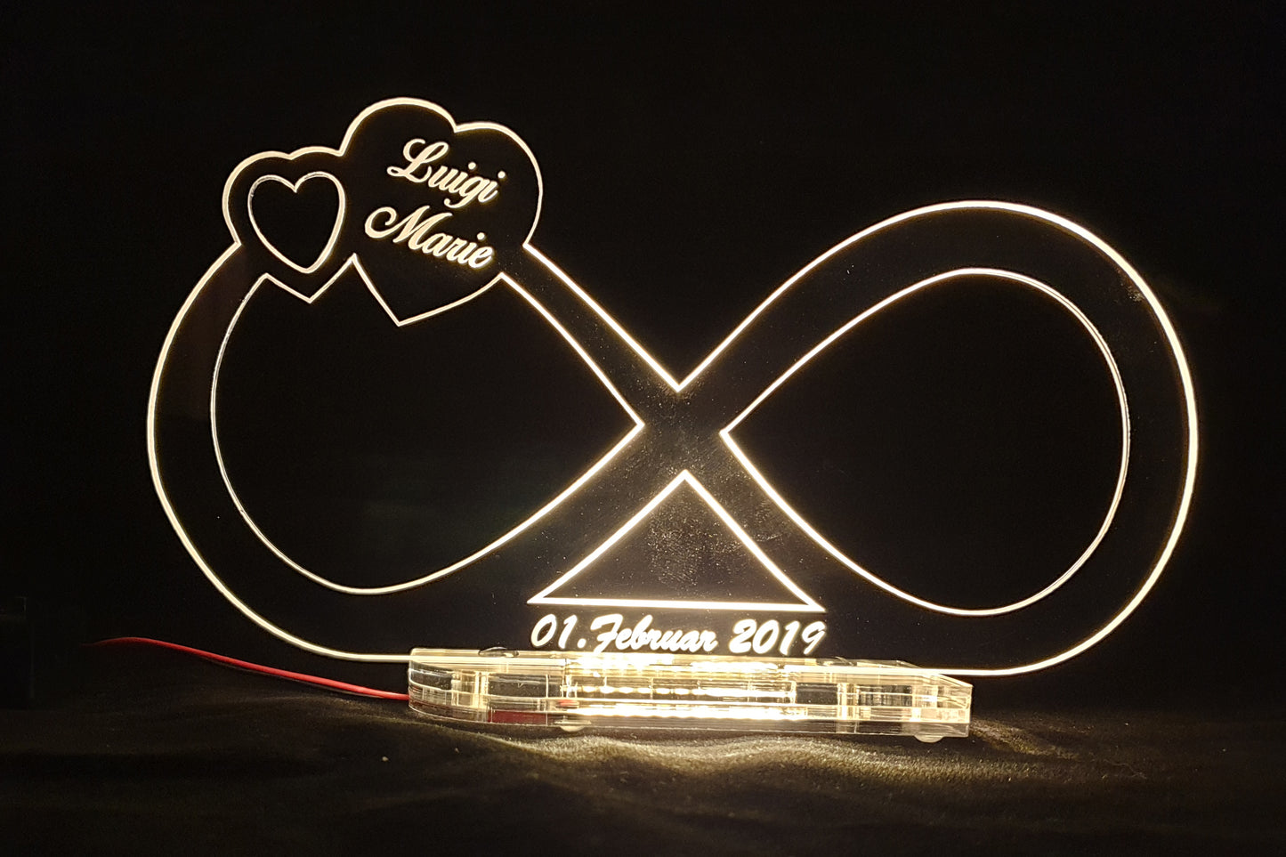 Acryl LED Aufsteller "INFINITY" Personalisiert