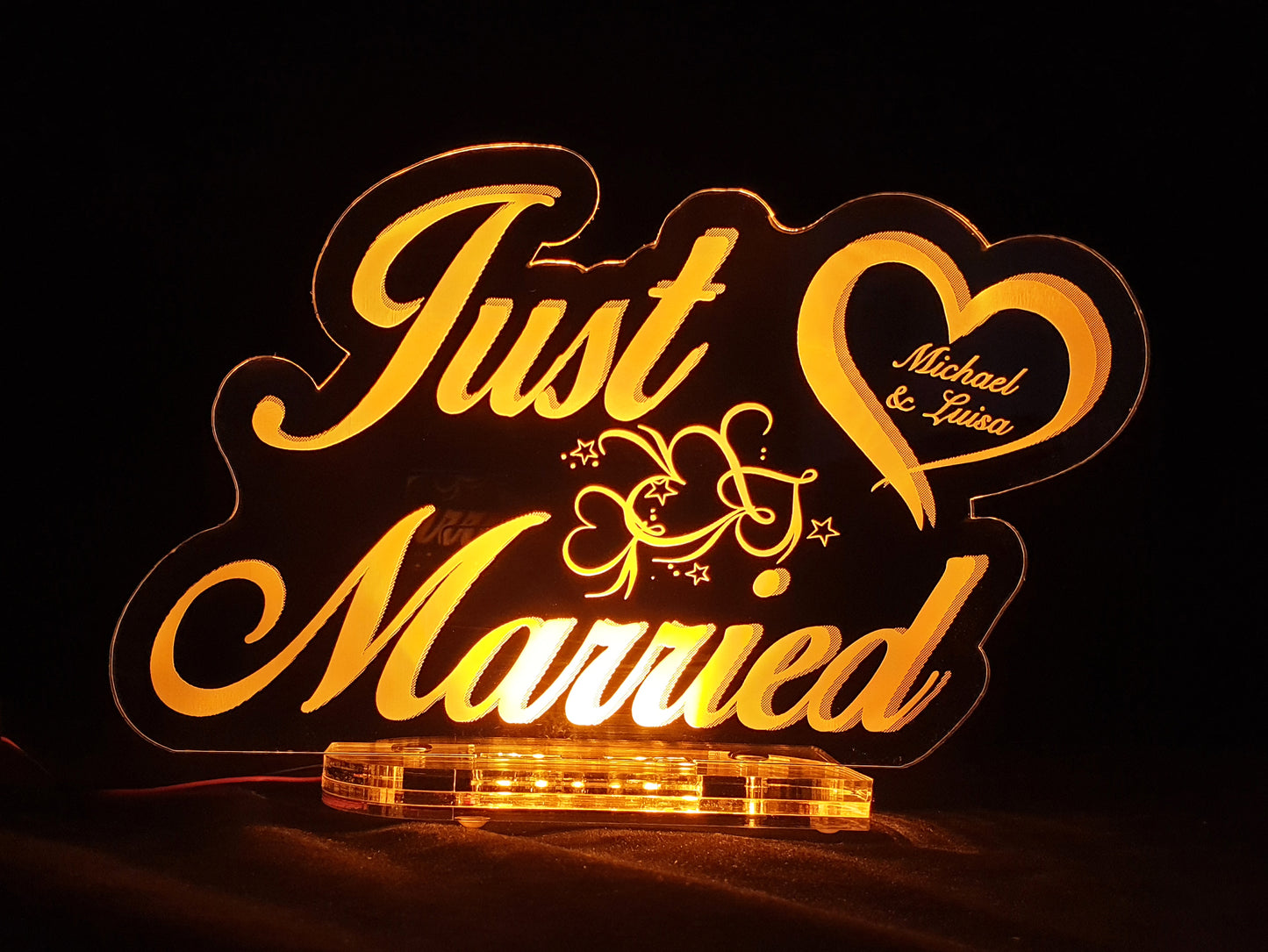 Acryl LED Aufsteller "JUST MARRIED" Personalisiert